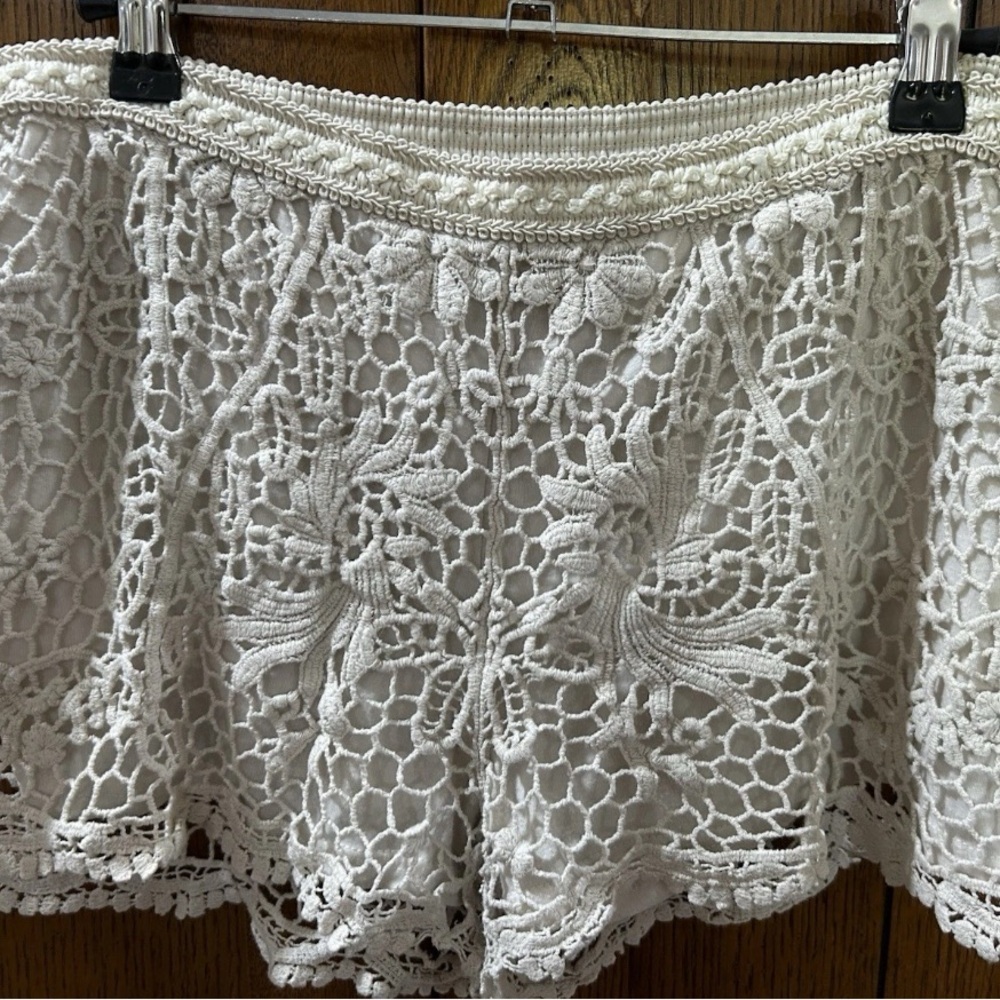 SOLD Mossimo Supply Co. Cream Lace High Waist Shorts - Picture 4 of 5